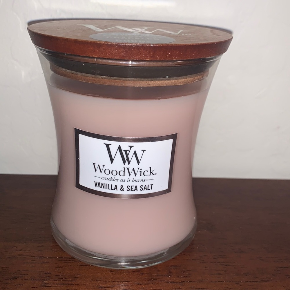 WOODWICK BRAND NEW VANILLA & SEA SALT MEDIUM HOURGLASS CRACKLING CANDLE